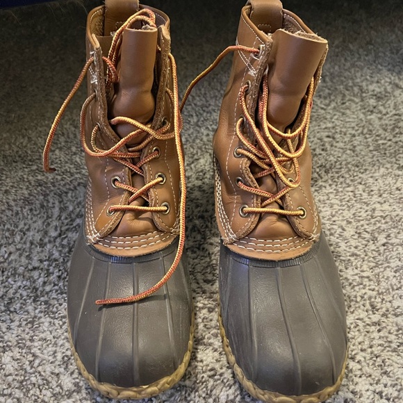 Selling 8” Women’s LL Bean Boots - Picture 1 of 4